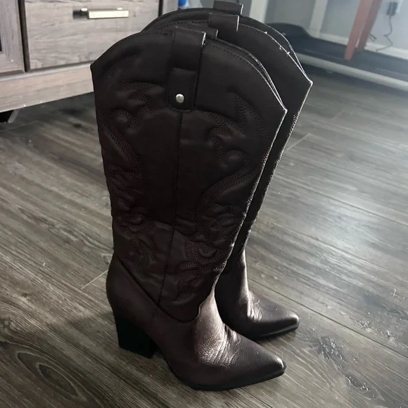 Brown Leather Women's Boots - Picture 2 of 3